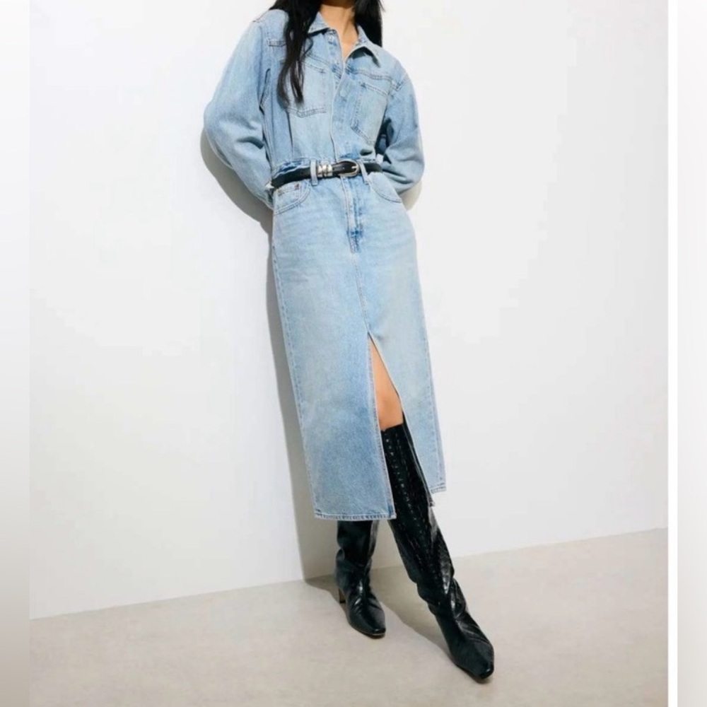 Levi’s Premium Women’s 25/XS Light Wash Denim Maxi Dress Snap Front Long Sleeve